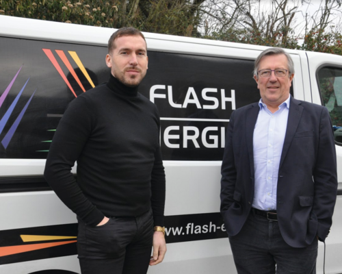 Le spécialiste des installations électriques conforte une croissance constante depuis 6 ans par une acquisition et par la diversification.