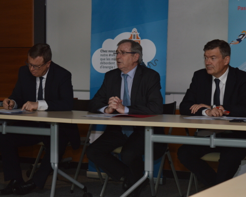 Philippe Rapeneau, vice-président de la Région, Philippe Vasseur, président de la Mission rev3, et Philippe Hourdain, président de la CCI Hauts-de-France.