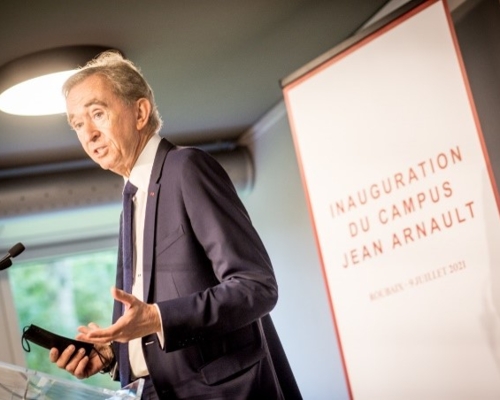 Le Pdg du groupe LVMH Bernard Arnault a inauguré le campus Jean Arnault début juillet.